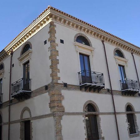 SantʼAgata di Militello Hotel Palazzo Fortunato מראה חיצוני תמונה